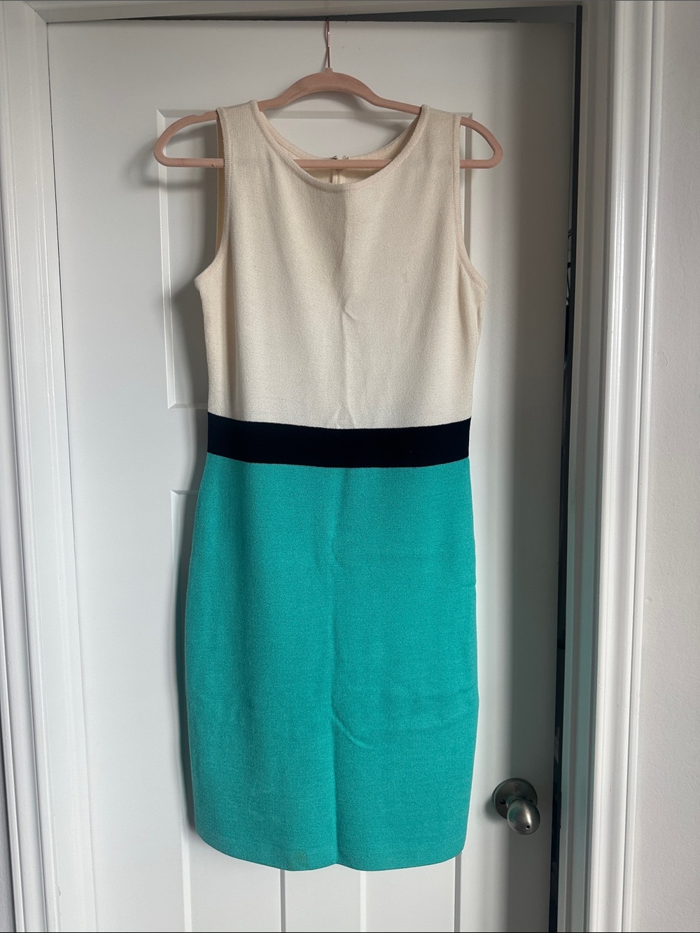 Sleeveless Colorblock Sheath Dress in Cream and Teal